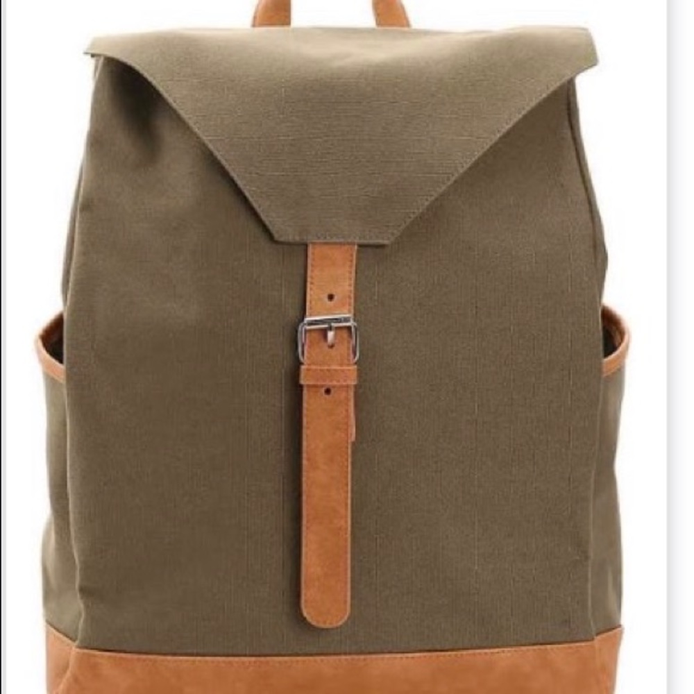 NEW DSW BACKPACK LARGE SIZE